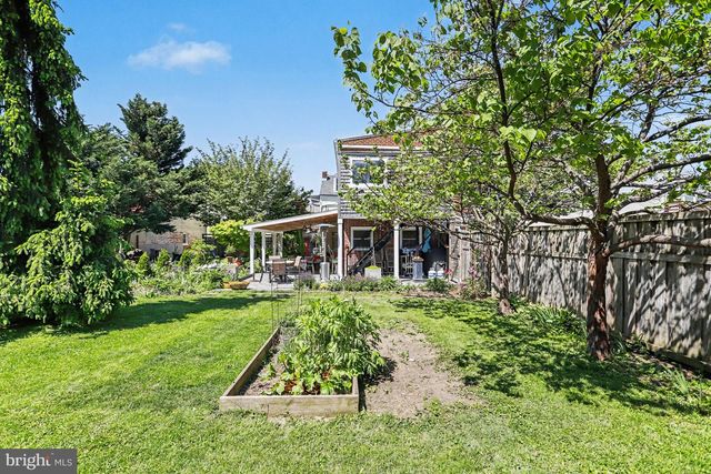 425 N QUEEN ST, Lancaster, PA 17603