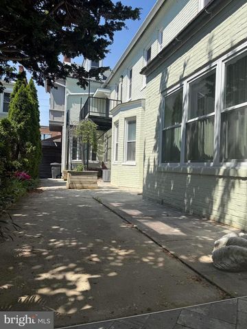 425 N QUEEN ST, Lancaster, PA 17603