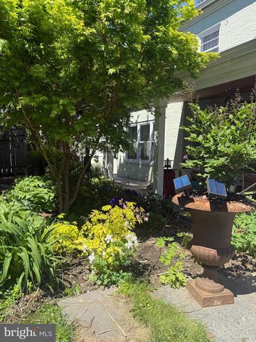 425 N QUEEN ST, Lancaster, PA 17603