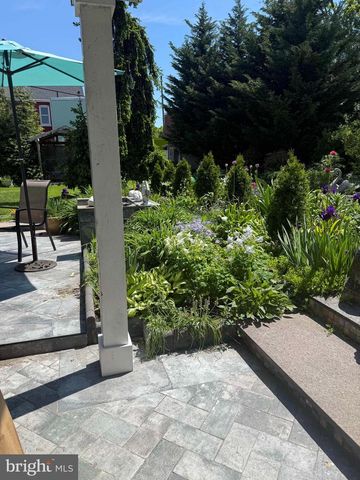 425 N QUEEN ST, Lancaster, PA 17603