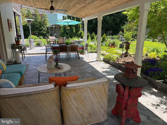425 N QUEEN ST, Lancaster, PA 17603