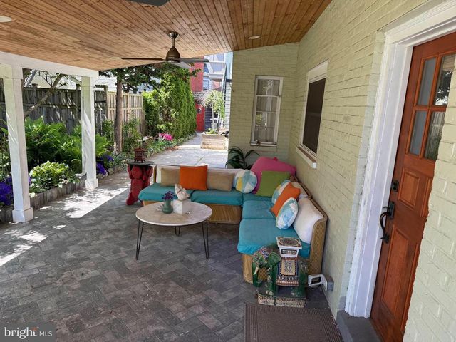 425 N QUEEN ST, Lancaster, PA 17603