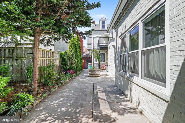425 N QUEEN ST, Lancaster, PA 17603