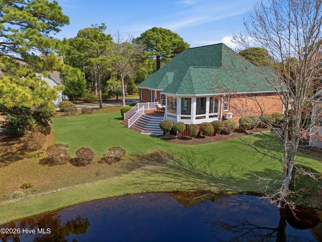 2816 St James Drive SE, Southport, NC 28461