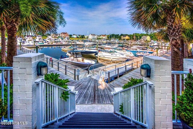 2816 St James Drive SE, Southport, NC 28461