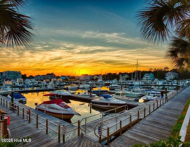 2816 St James Drive SE, Southport, NC 28461