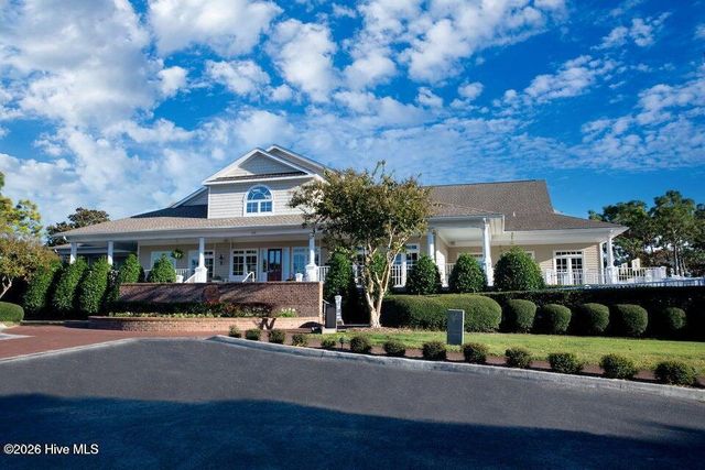 2816 St James Drive SE, Southport, NC 28461