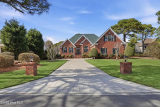 2816 St James Drive SE, Southport, NC 28461