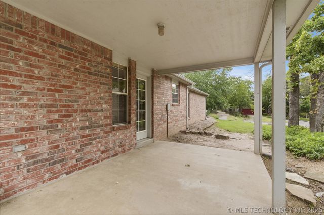 3731 S 74th West Place, Tulsa, OK 74107