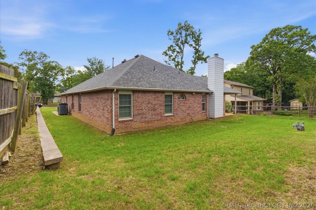 3731 S 74th West Place, Tulsa, OK 74107