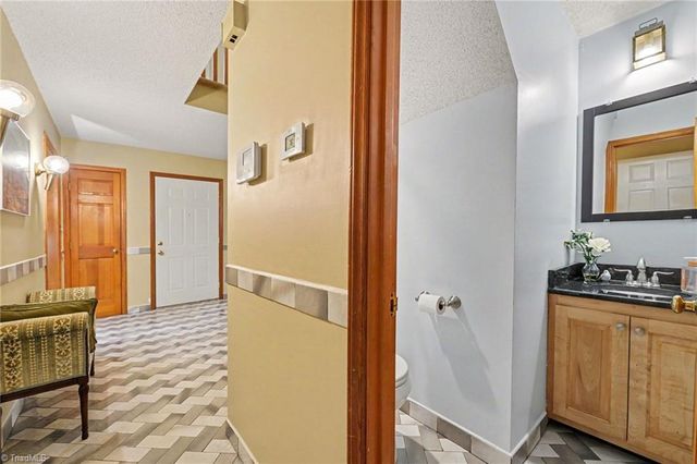 508 O'Neill Drive, Jamestown, NC 27282