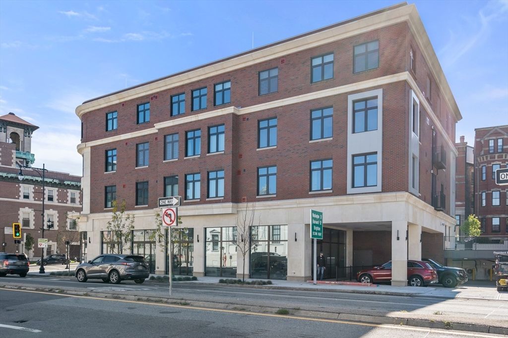 69 Walnut St 2, Brookline, MA 02445
