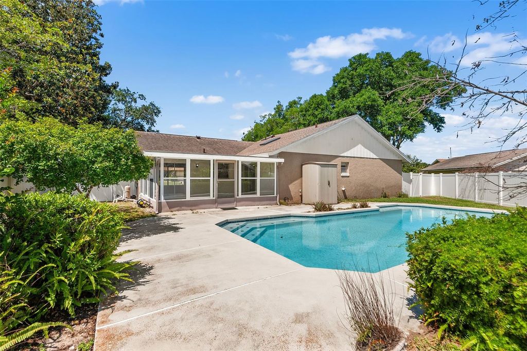 Image 2 of property listing at 8971 ANGELICA DRIVE, Orlando, FL 32836