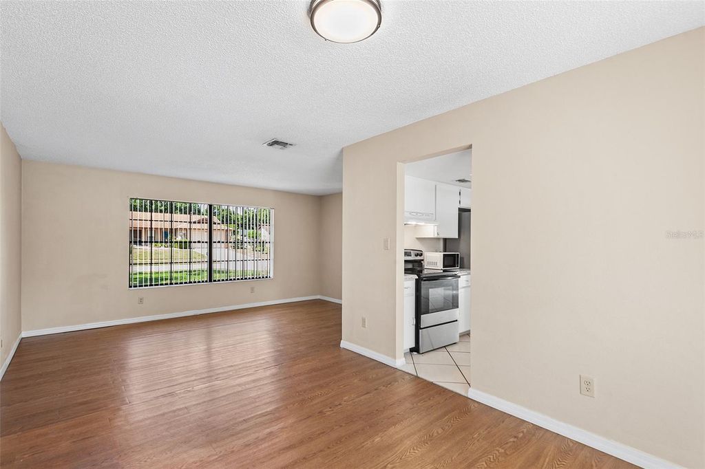 Image 12 of property listing at 8971 ANGELICA DRIVE, Orlando, FL 32836