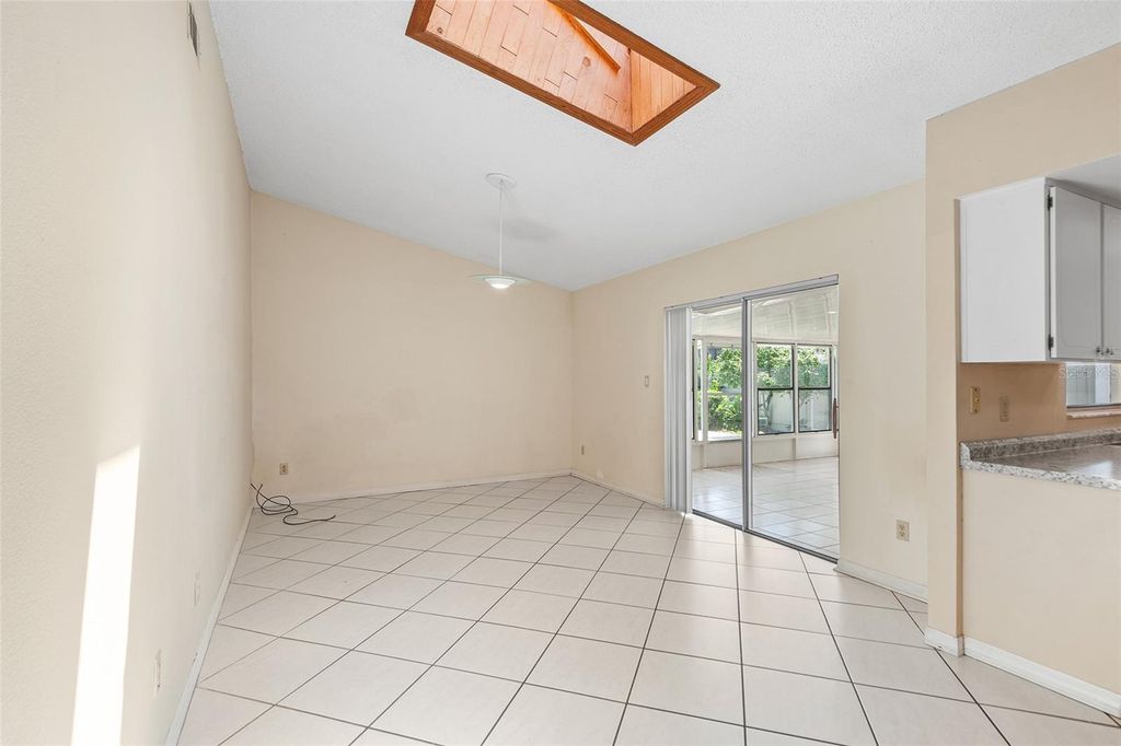 Image 14 of property listing at 8971 ANGELICA DRIVE, Orlando, FL 32836