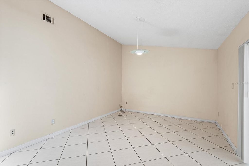 Image 16 of property listing at 8971 ANGELICA DRIVE, Orlando, FL 32836