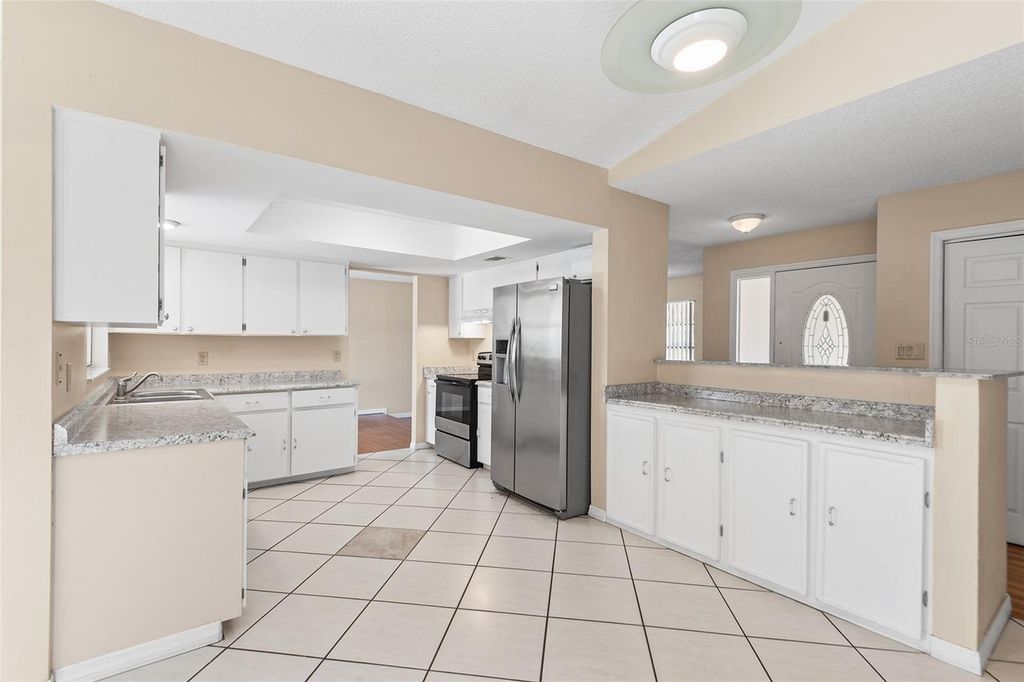 Image 3 of property listing at 8971 ANGELICA DRIVE, Orlando, FL 32836