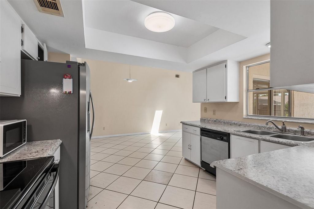Image 21 of property listing at 8971 ANGELICA DRIVE, Orlando, FL 32836