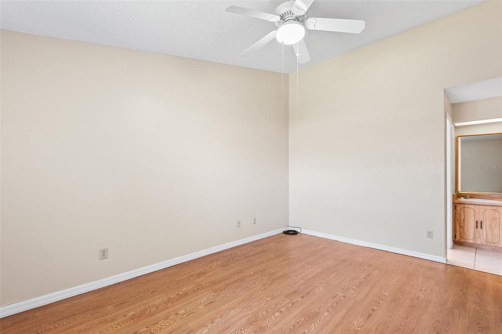 Image 24 of property listing at 8971 ANGELICA DRIVE, Orlando, FL 32836