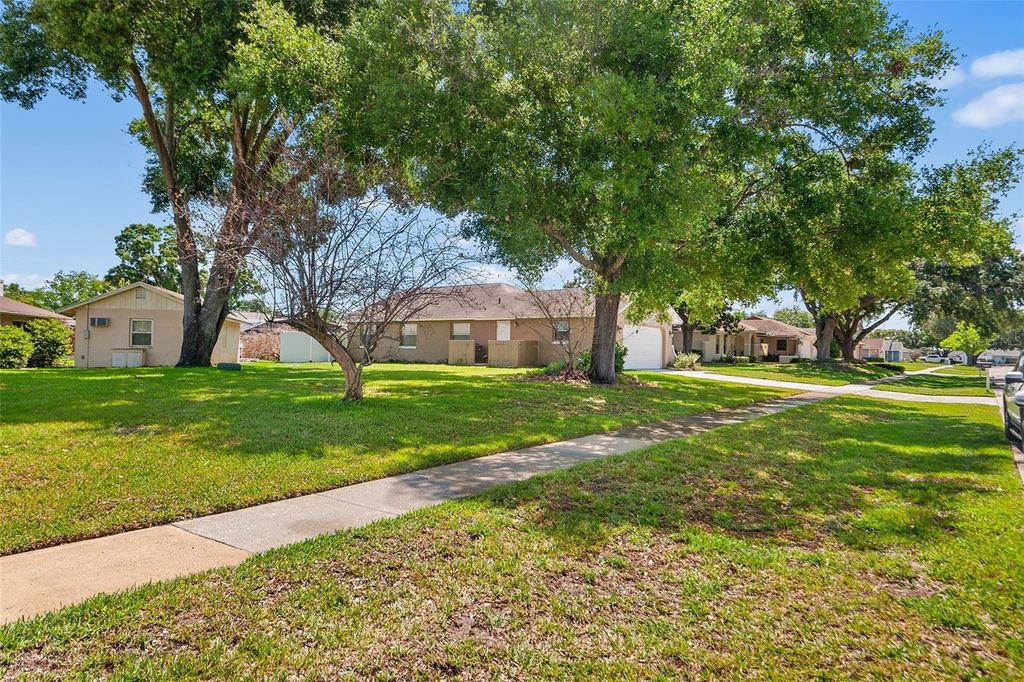 Image 38 of property listing at 8971 ANGELICA DRIVE, Orlando, FL 32836