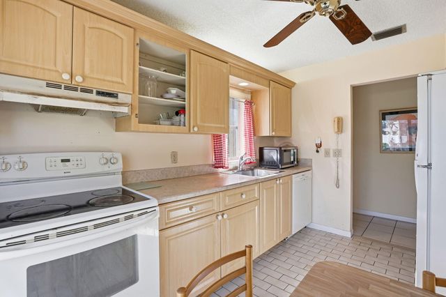 8773 Windrow Way, Boca Raton, FL 33496