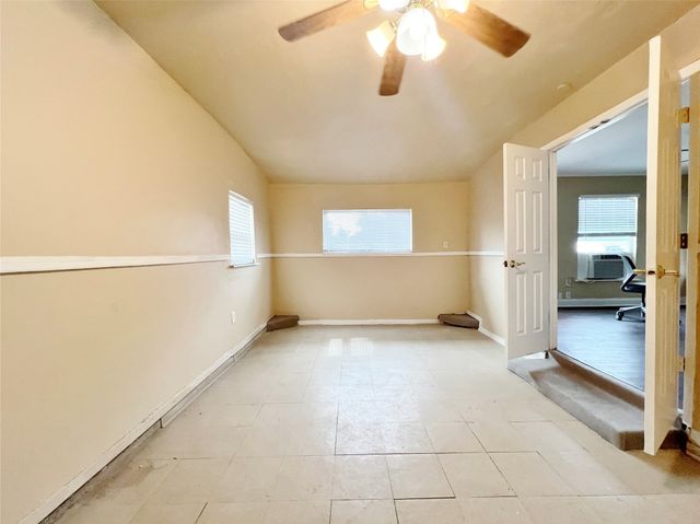 4236 Comanche Street, Fort Worth, TX 76119