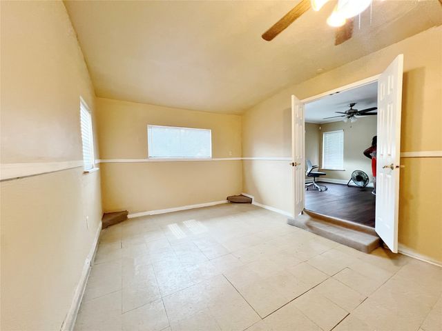 4236 Comanche Street, Fort Worth, TX 76119