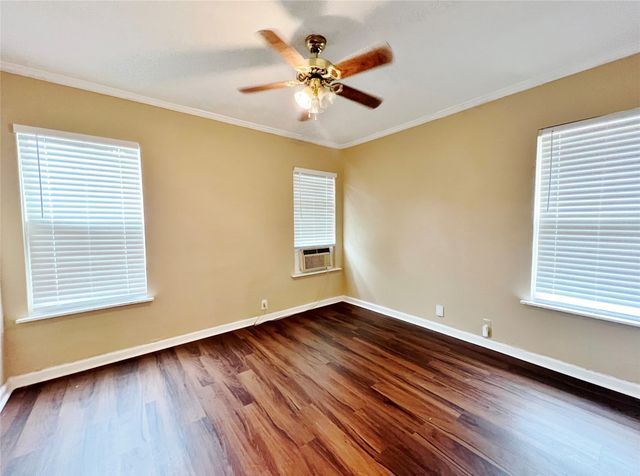 4236 Comanche Street, Fort Worth, TX 76119