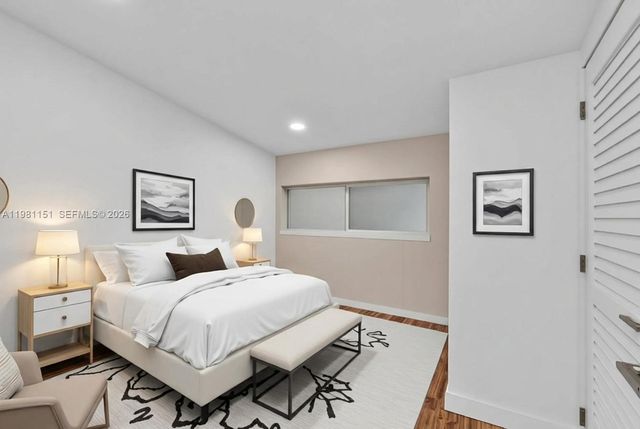 2431 Mayo St, Hollywood, FL 33020