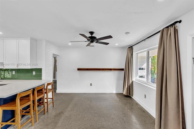 2431 Mayo St, Hollywood, FL 33020