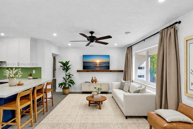 2431 Mayo St, Hollywood, FL 33020