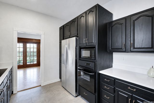 617 E Park Ave, San Antonio, TX 78212
