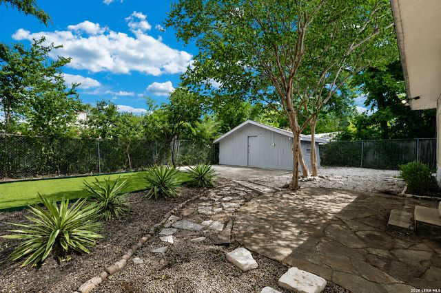 617 E Park Ave, San Antonio, TX 78212