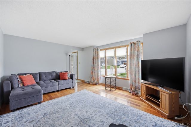 198 Barbados Drive, Cheektowaga, NY 14227