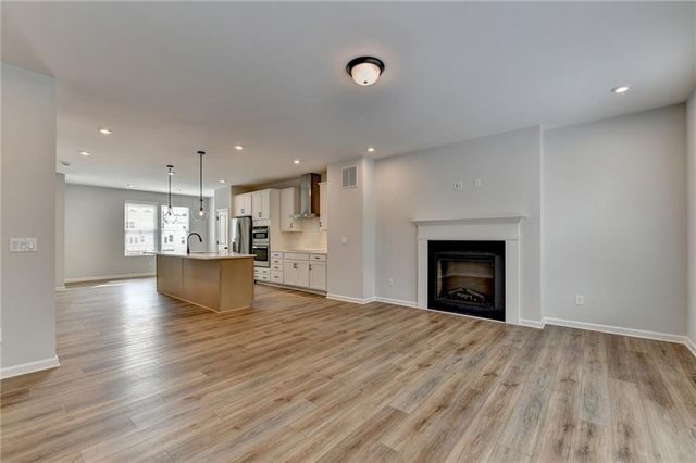 3052 Beacon Bend Crossing, Lawrenceville, GA 30043