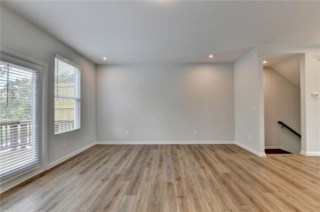 3052 Beacon Bend Crossing, Lawrenceville, GA 30043