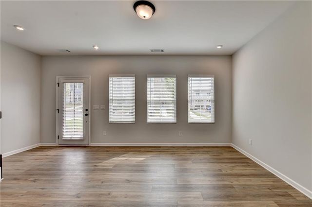 3052 Beacon Bend Crossing, Lawrenceville, GA 30043