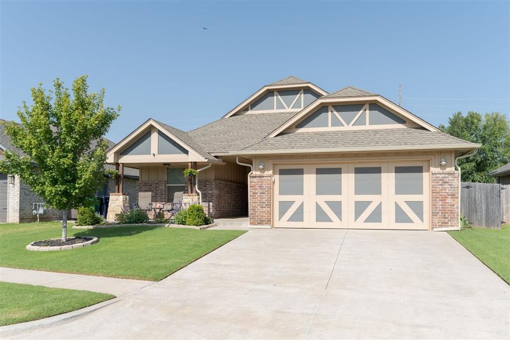 Image 3 of property listing at 3909 Brougham Way, Oklahoma City, OK 73179