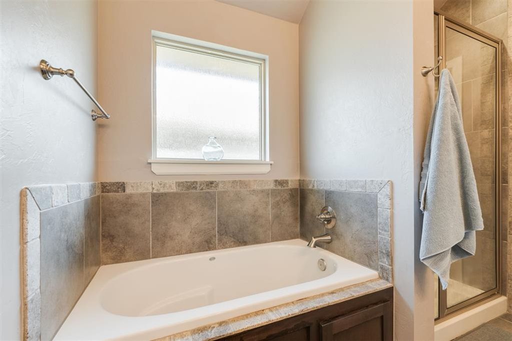 Image 27 of property listing at 3909 Brougham Way, Oklahoma City, OK 73179