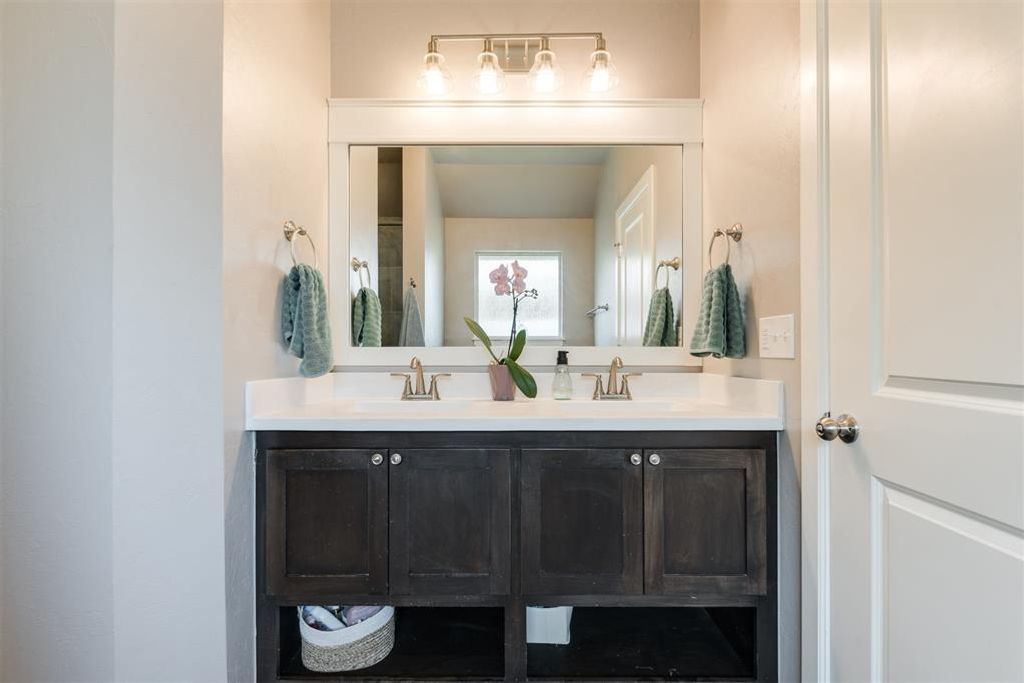 Image 28 of property listing at 3909 Brougham Way, Oklahoma City, OK 73179