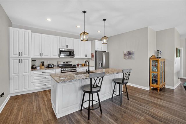 3835 Tanglewood Place, Janesville, WI 53546