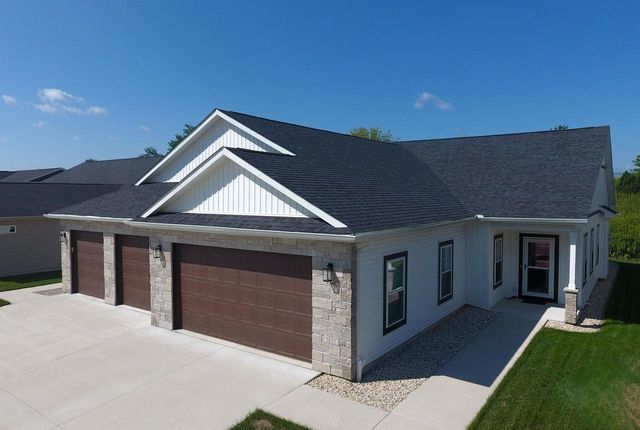 3835 Tanglewood Place, Janesville, WI 53546