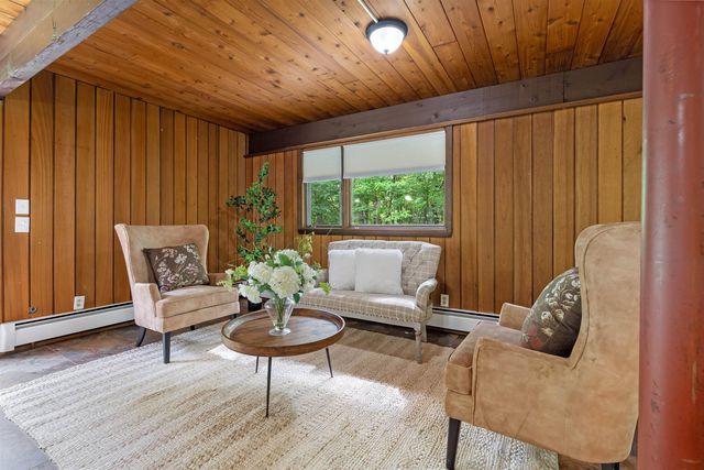 38 Pinecrest Drive, Bedford, NH 03110