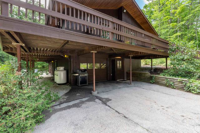 38 Pinecrest Drive, Bedford, NH 03110