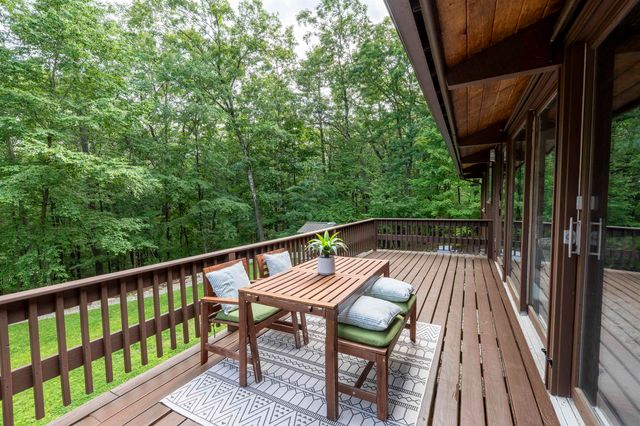 38 Pinecrest Drive, Bedford, NH 03110