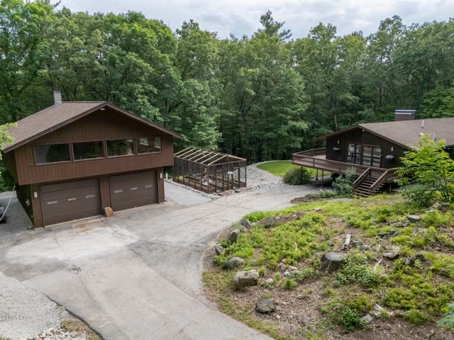 38 Pinecrest Drive, Bedford, NH 03110