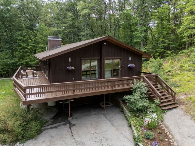 38 Pinecrest Drive, Bedford, NH 03110