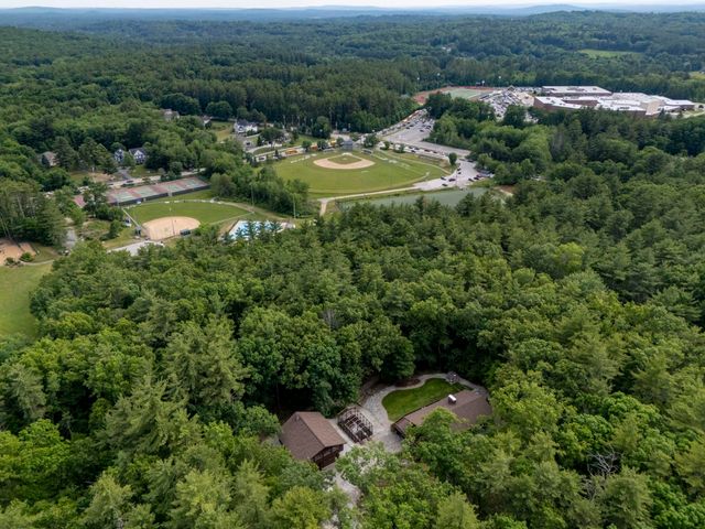 38 Pinecrest Drive, Bedford, NH 03110