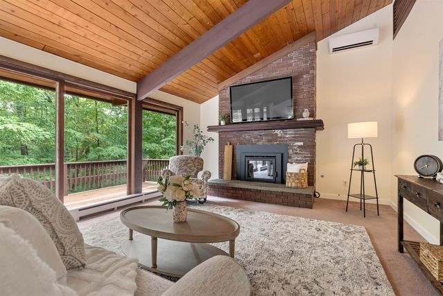 38 Pinecrest Drive, Bedford, NH 03110