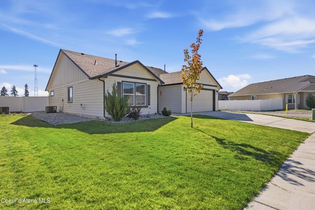 16161 N Hadley Loop, Rathdrum, ID 83858
